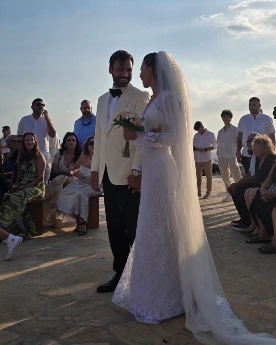 Ο Ανδρέας Γεωργίου παντρεύτηκε τη Σιμώνη Χριστοδούλου - Δείτε βίντεο και φωτογραφίες