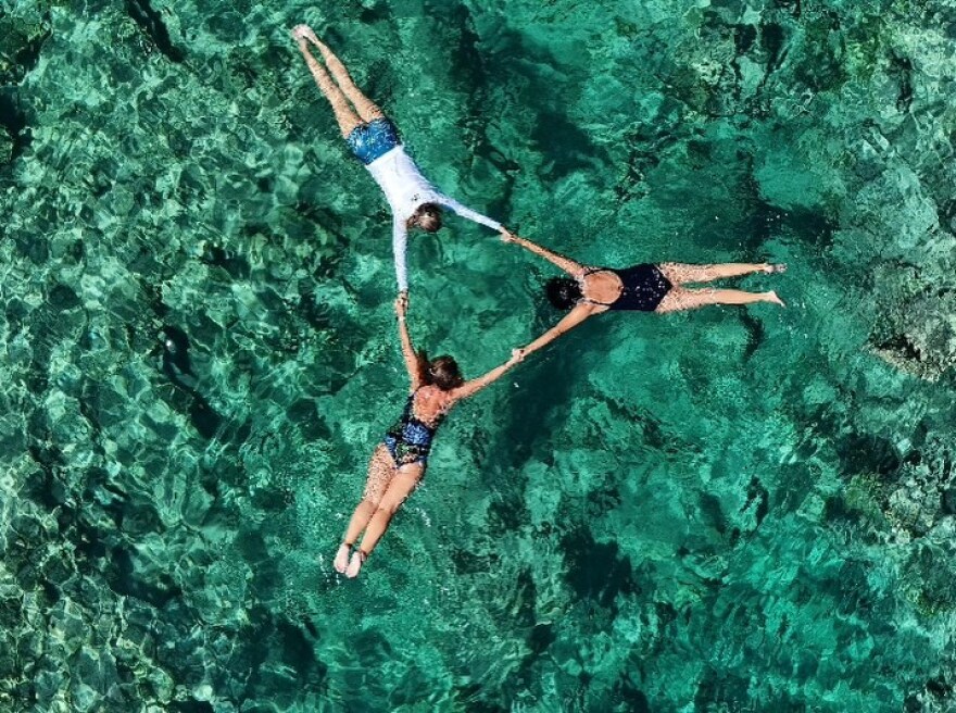 Άλκηστις Πρωτοψάλτη: Το μαύρισμα θα φύγει, οι στιγμές όμως θα μείνουν για πάντα, γράφει σε ανάρτηση από τις διακοπές της 