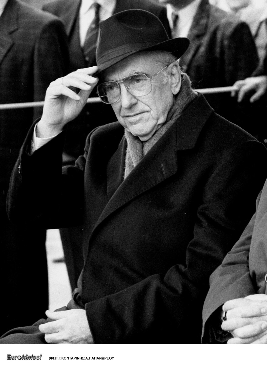 ΠΑΣΟΚ, το κόμμα - φαινόμενο που άλλαξε την Ελλάδα έγινε 50 χρόνων: H άνοδος, η πτώση και το άδηλο αύριο