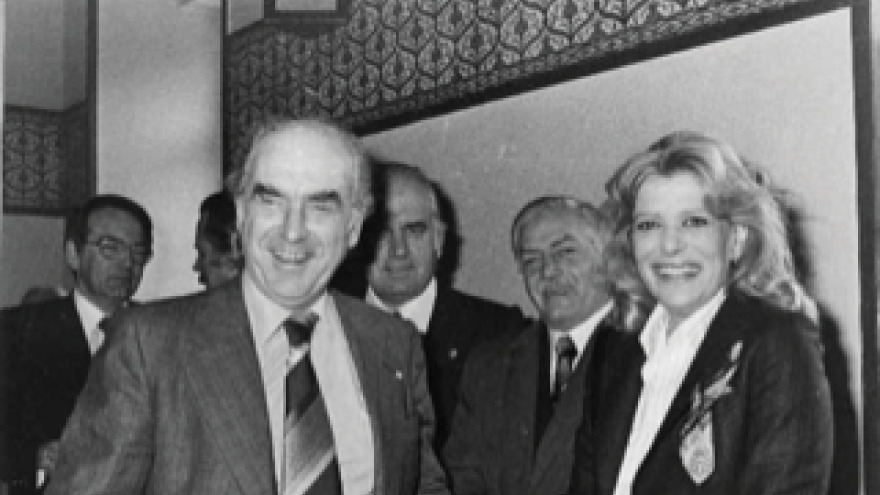 ΠΑΣΟΚ, το κόμμα - φαινόμενο που άλλαξε την Ελλάδα έγινε 50 χρόνων: H άνοδος, η πτώση και το άδηλο αύριο