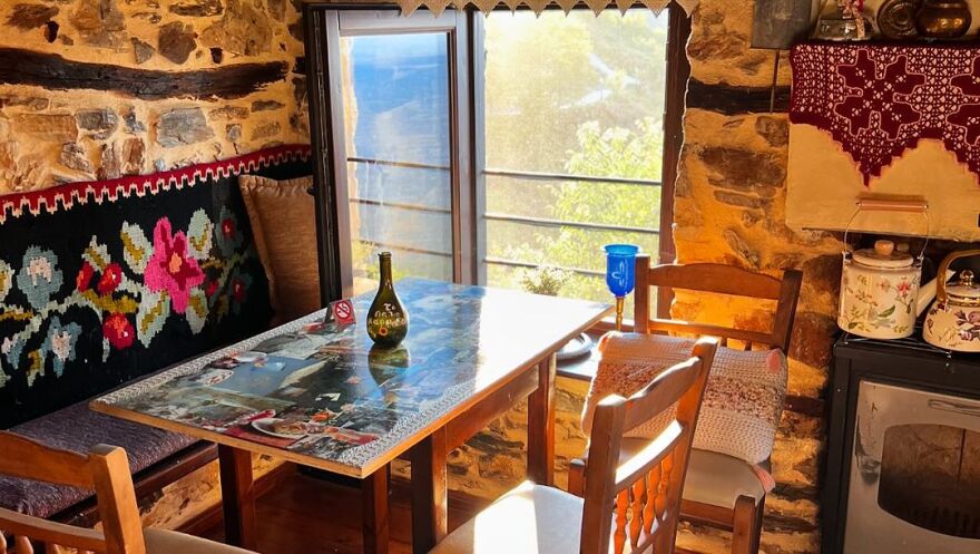 Γιώργος Παπαγεωργίου: Tο φετινό μας καλοκαίρι, έγραψε για τις διακοπές του με τη Δανάη Μιχαλάκη και την κόρη τους