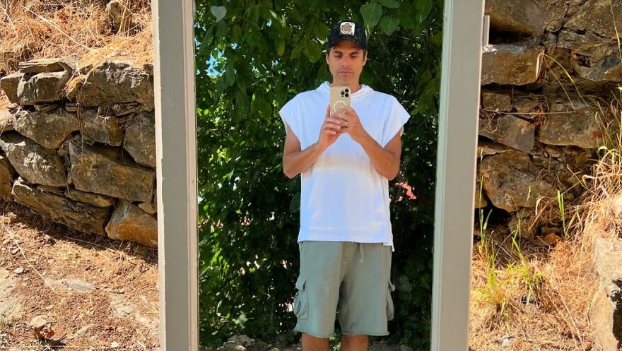 Γιώργος Παπαγεωργίου: Tο φετινό μας καλοκαίρι, έγραψε για τις διακοπές του με τη Δανάη Μιχαλάκη και την κόρη τους