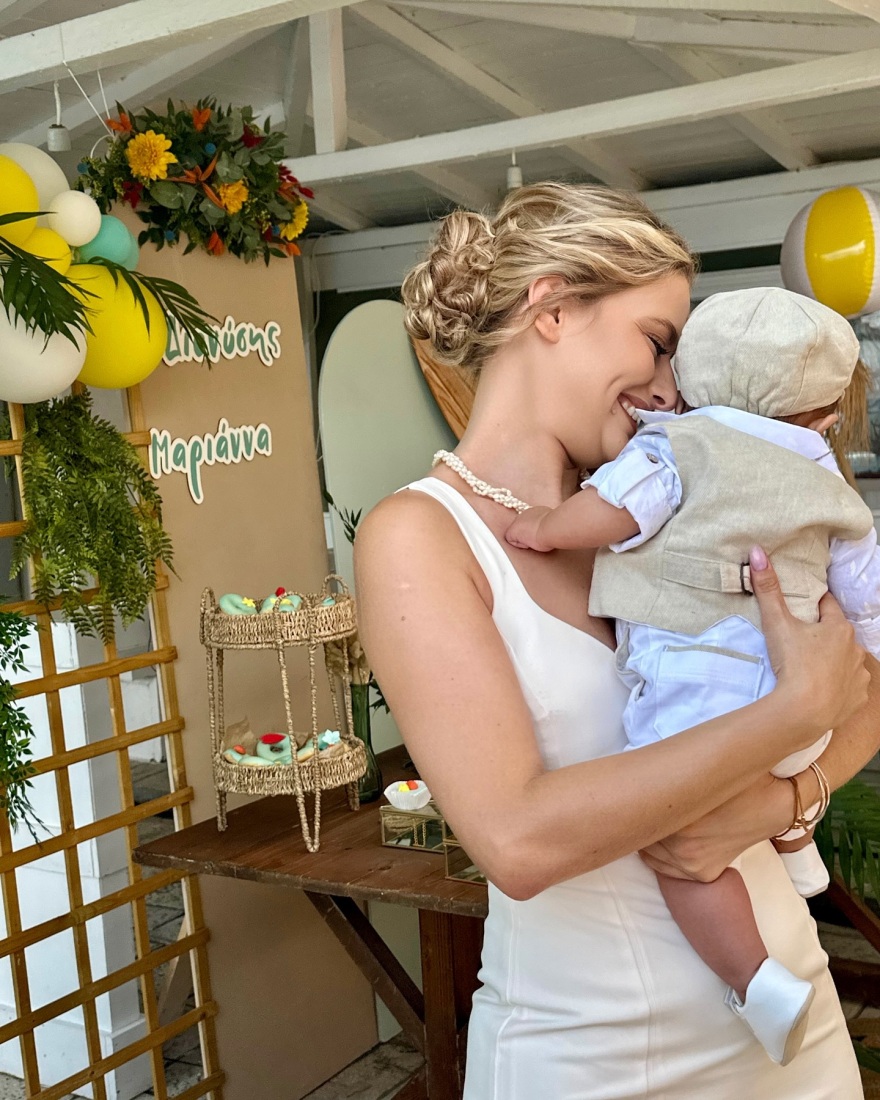 Ντόρα Μακρυγιάννη: Έγινε νονά - Οι φωτογραφίες που ανάρτησε