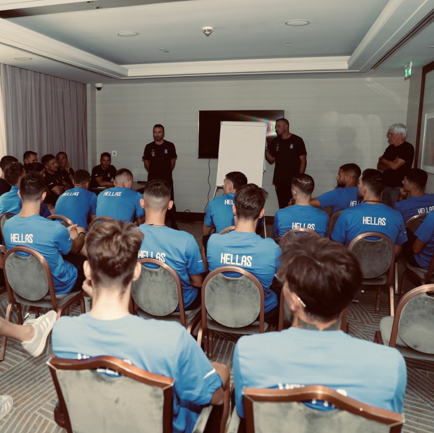 Η πρώτη ομιλία Γιοβάνοβιτς: «Σας πιστεύω πολύ, να βγάλετε ψυχή στο γήπεδο»