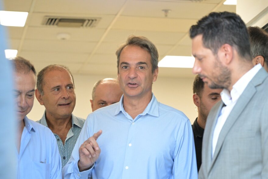 Κυριάκος Μητσοτάκης: Από το νέο γραφείο Κτηματογράφησης Λάρισας ξεκίνησε η επίσκεψη του πρωθυπουργού στην Θεσσαλία