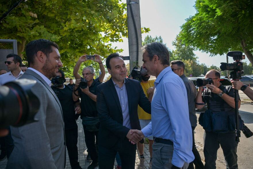 Κυριάκος Μητσοτάκης: Από το νέο γραφείο Κτηματογράφησης Λάρισας ξεκίνησε η επίσκεψη του πρωθυπουργού στην Θεσσαλία