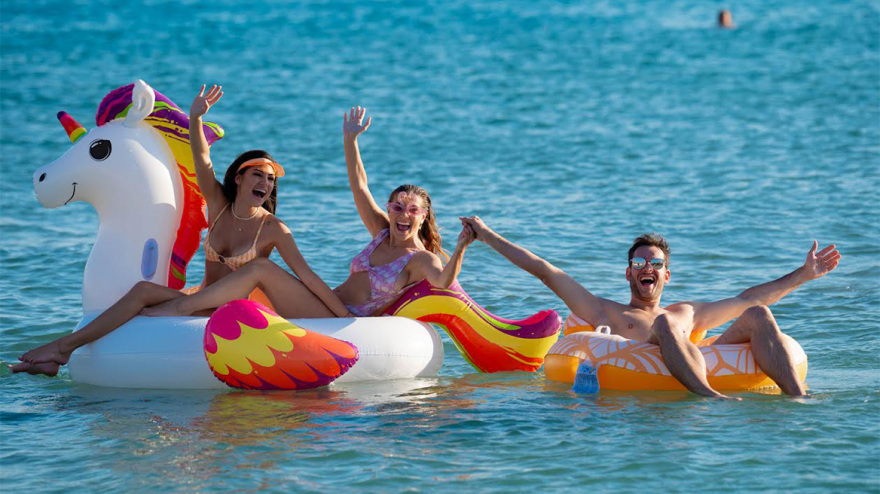 «Τότε, τώρα, πάντα» η επιθεώρηση του καλοκαιριού στο Θέατρο Άλσος