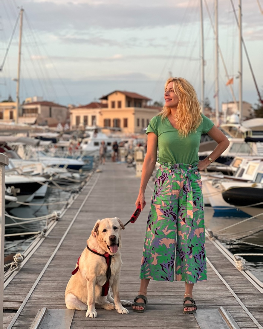 Σμαράγδα Καρύδη: Συνεχίζει τα μπάνια της στη θάλασσα - Λίγο καλοκαίρι ακόμα, γράφει