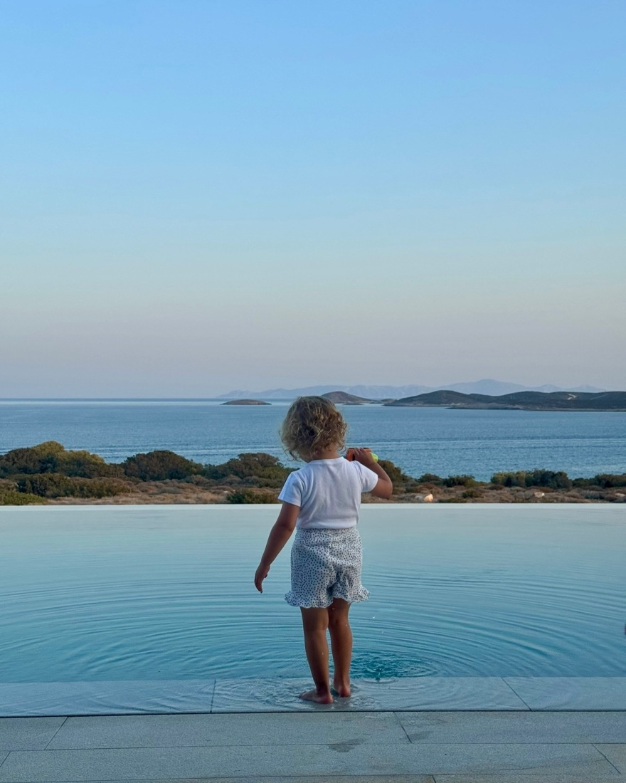 Τζέισον Στέιθαμ - Ρόζι Χάντινγκτον: Αποθεώνουν την Αντίπαρο στο Instagram