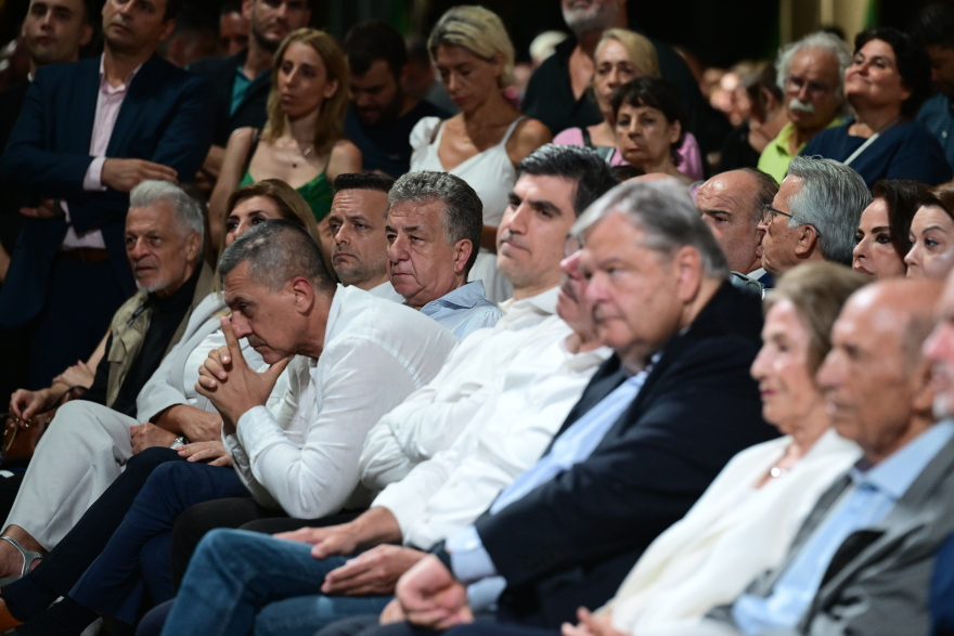 50 χρόνια ΠΑΣΟΚ, η εκδήλωση στο Ζάππειο: Έχουμε ευκαιρία να πρωταγωνιστήσουμε, είπε ο Σημίτης - Δείτε βίντεο