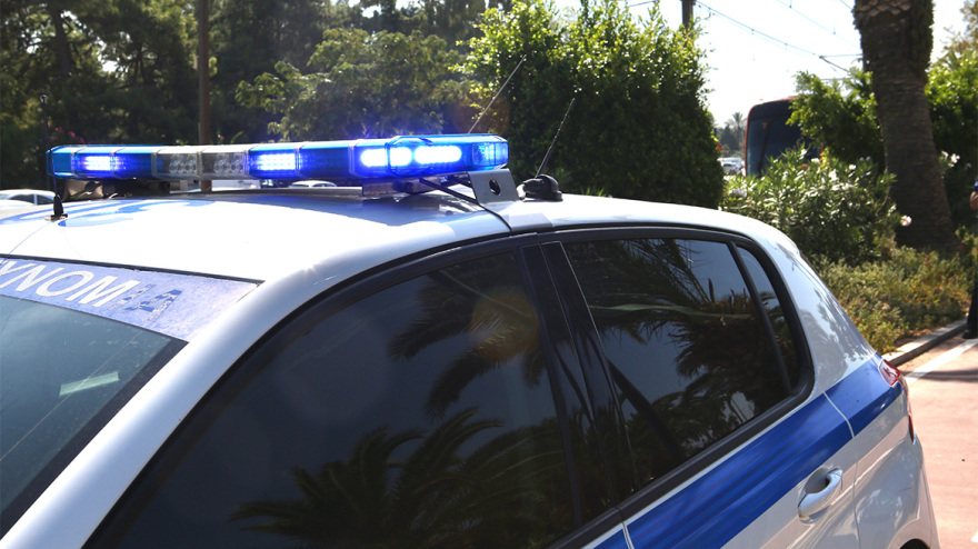 Πεζός παρασύρθηκε από συρμό του τραμ στη Γλυφάδα