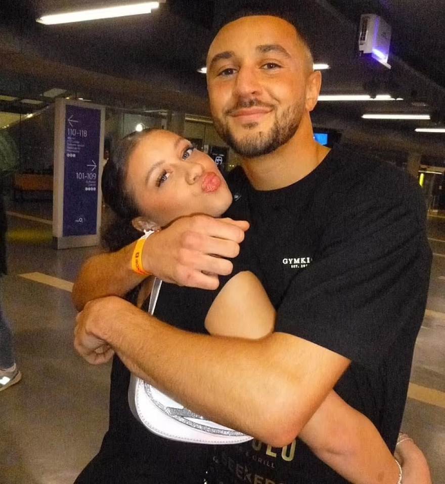 Ζάκυνθος: Με συγκινητική ανάρτηση αποχαιρέτησε ο πυγμάχος Κάλουμ Σίμπσον την αδερφή του που σκοτώθηκε σε τροχαίο 