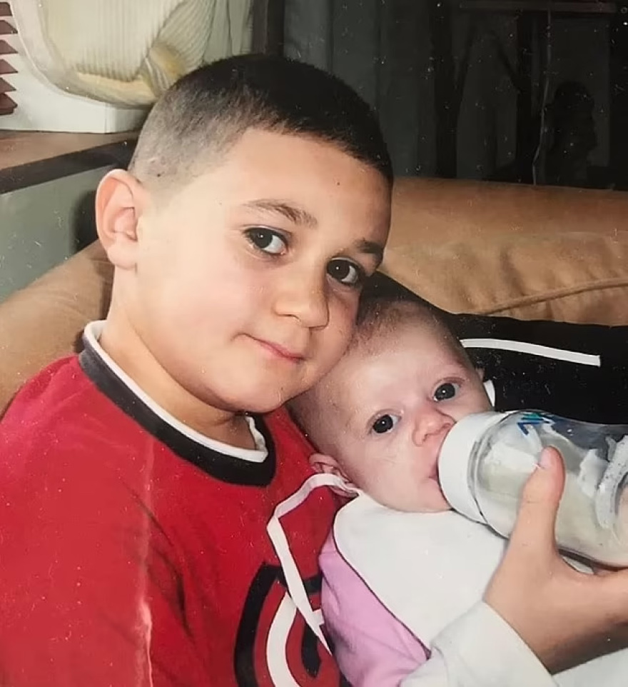 Ζάκυνθος: Με συγκινητική ανάρτηση αποχαιρέτησε ο πυγμάχος Κάλουμ Σίμπσον την αδερφή του που σκοτώθηκε σε τροχαίο 