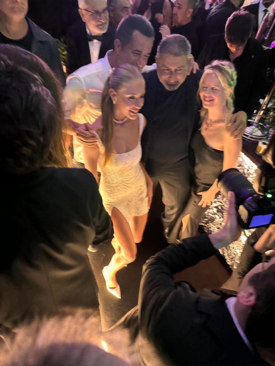 Ατζούν Ιλιτζαλί: Ο Γιώργος Λιανός πήγε με τη σύντροφό του στον γάμο του