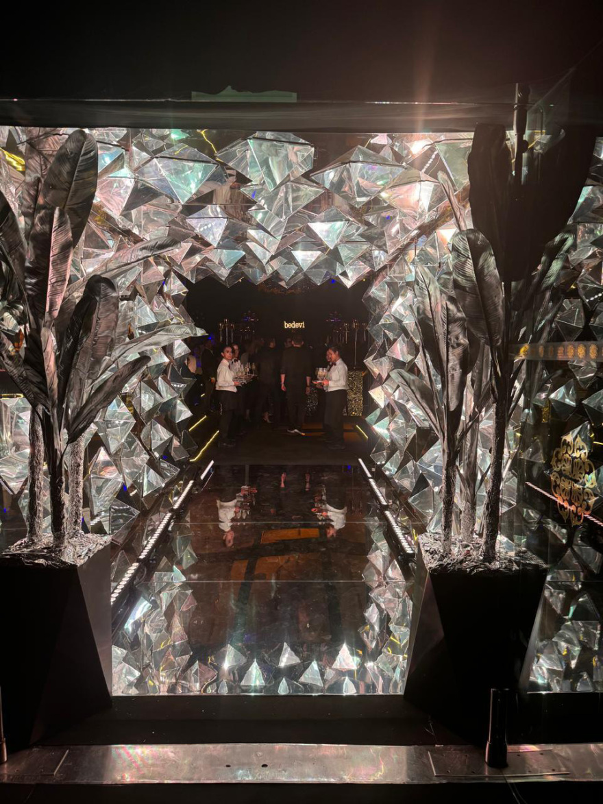 Ατζούν Ιλιτζαλί: Ο Γιώργος Λιανός πήγε με τη σύντροφό του στον γάμο του