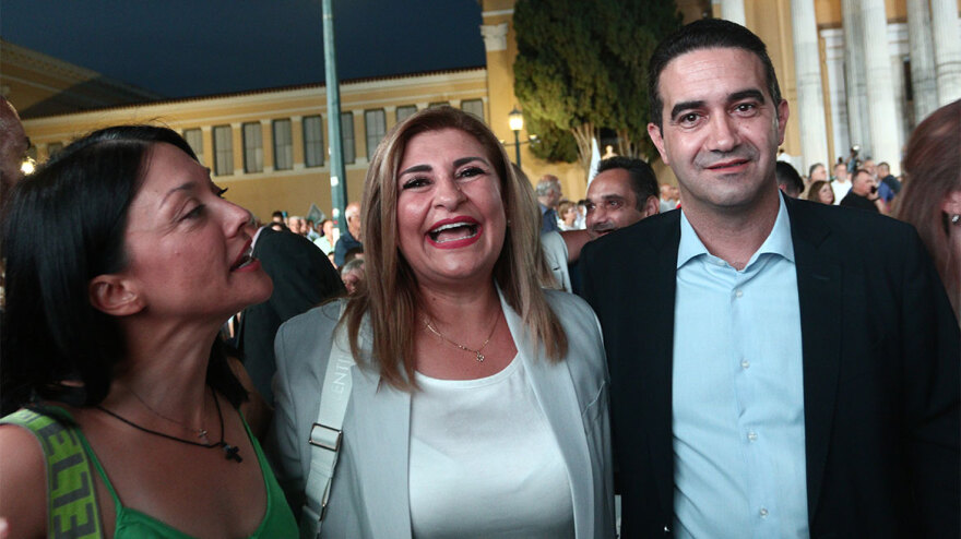 ΠΑΣΟΚ: Από την 3η του Σεπτέμβρη στη μάχη για την εκλογή ηγεσίας - Τα μηνύματα Σημίτη, Παπανδρέου και Βενιζέλου