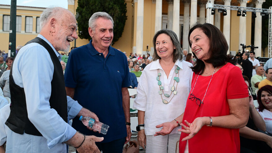 ΠΑΣΟΚ: Από την 3η του Σεπτέμβρη στη μάχη για την εκλογή ηγεσίας - Τα μηνύματα Σημίτη, Παπανδρέου και Βενιζέλου