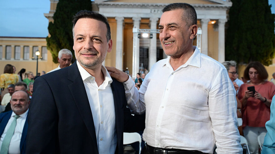 ΠΑΣΟΚ: Από την 3η του Σεπτέμβρη στη μάχη για την εκλογή ηγεσίας - Τα μηνύματα Σημίτη, Παπανδρέου και Βενιζέλου