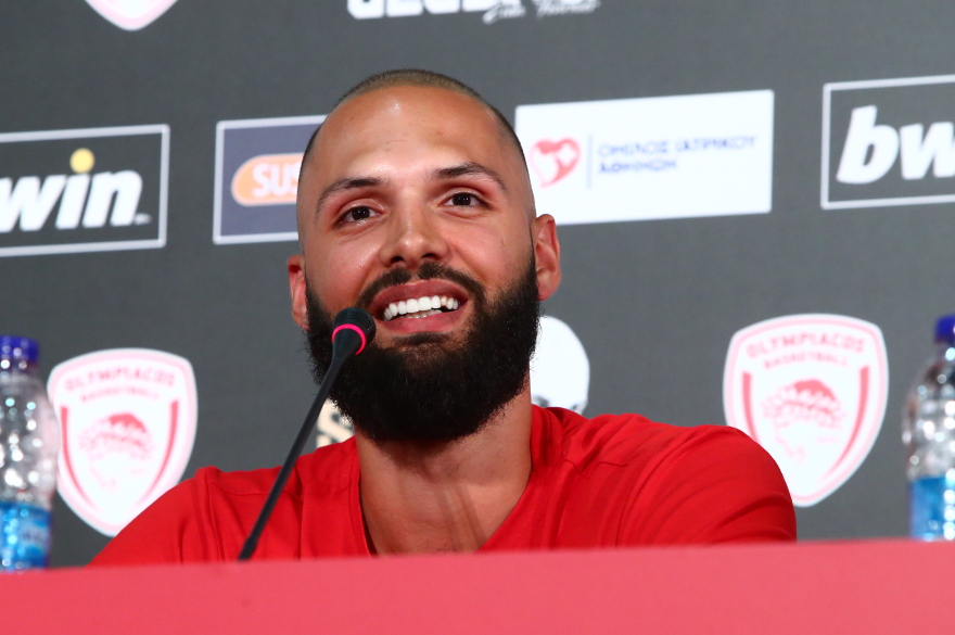 Παρουσιάστηκε ο Φουρνιέ:  Ο Ολυμπιακός ήταν πάντα η αγαπημένη μου ομάδα - Βίντεο 