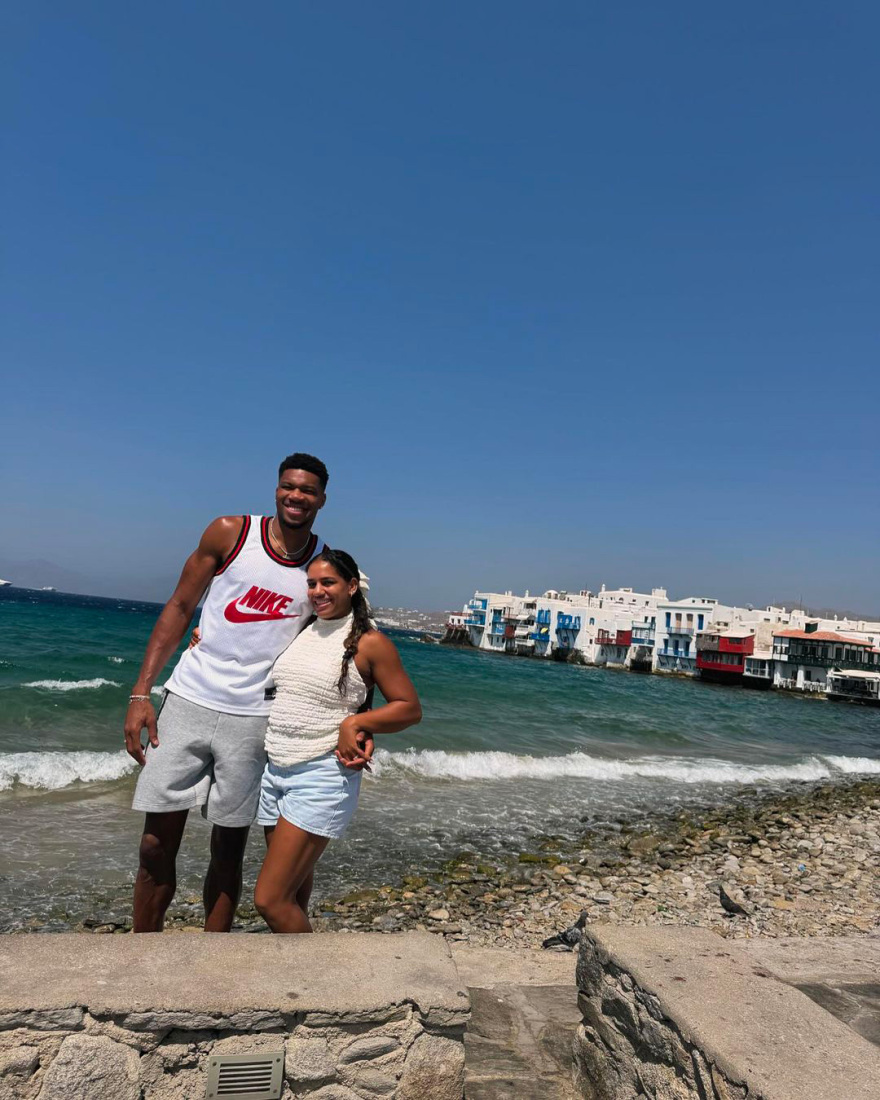 Αντετοκούνμπο: Διακοπές στη Μύκονο μαζί με την Μαράια - Δείτε φωτογραφίες 