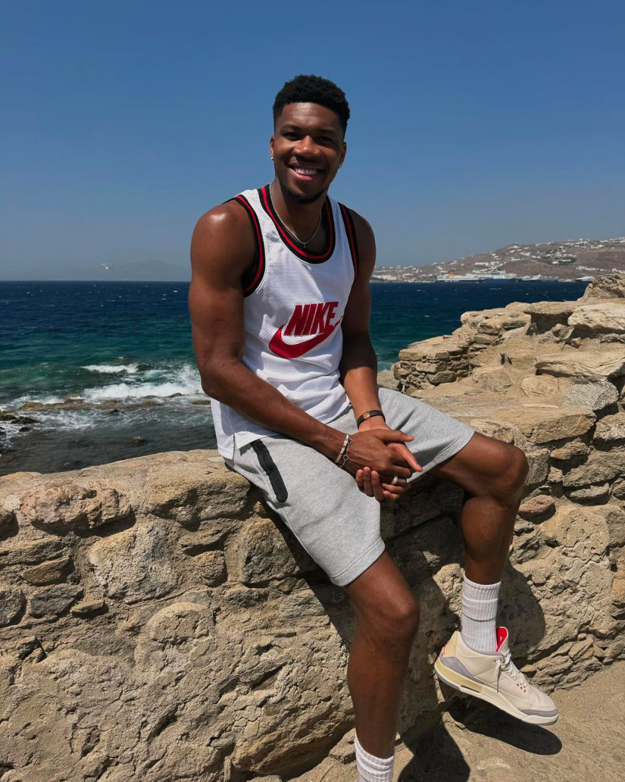 Αντετοκούνμπο: Διακοπές στη Μύκονο μαζί με την Μαράια - Δείτε φωτογραφίες 