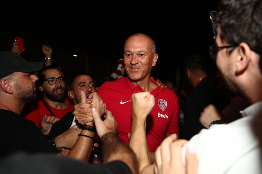 Εβάν Φουρνιέ: Τρελαμένος ο Γάλλος με την υποδοχή από τον κόσμο του Ολυμπιακού - Σήμερα παρουσιάζεται από την ΚΑΕ