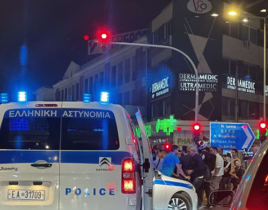 Αγία Παρασκευή: Εικόνες από το τροχαίο με την παράσυρση ποδηλάτου από αυτοκίνητο στη Μεσογείων