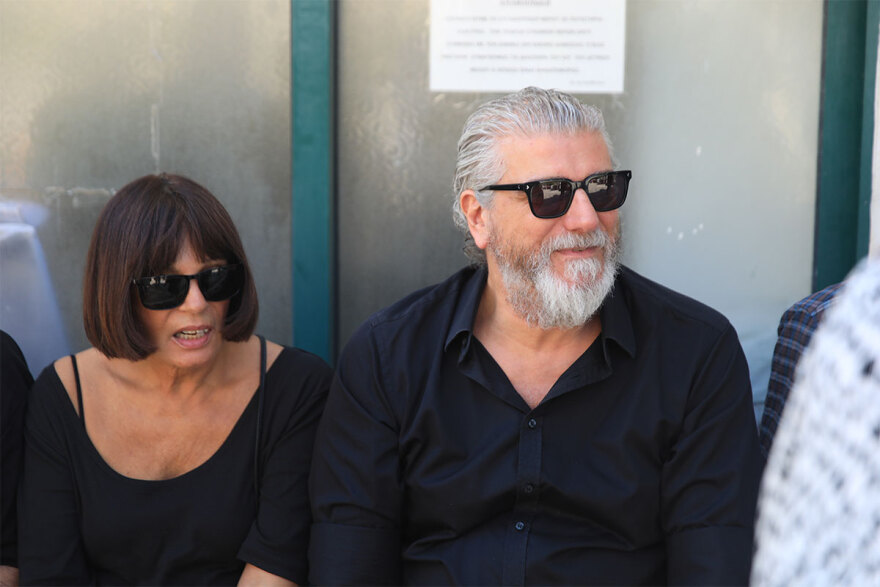 Δάνης Κατρανίδης: Πλήθος κόσμου και συγκίνηση στην κηδεία του ηθοποιού - Φωτογραφίες και βίντεο