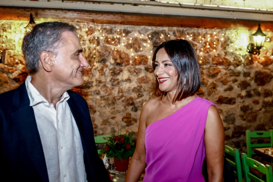 Ευκλείδης Τσακαλώτος: Γιόρτασε το σύμφωνο συμβίωσης με τη σύντροφό του, Όλγα Νάσση - Δείτε φωτογραφίες