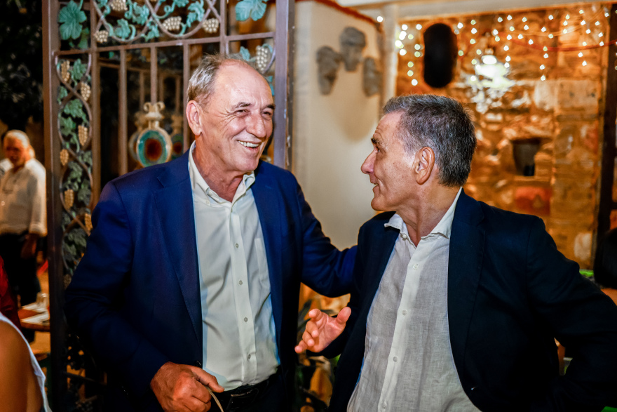 Ευκλείδης Τσακαλώτος: Γιόρτασε το σύμφωνο συμβίωσης με τη σύντροφό του, Όλγα Νάσση - Δείτε φωτογραφίες