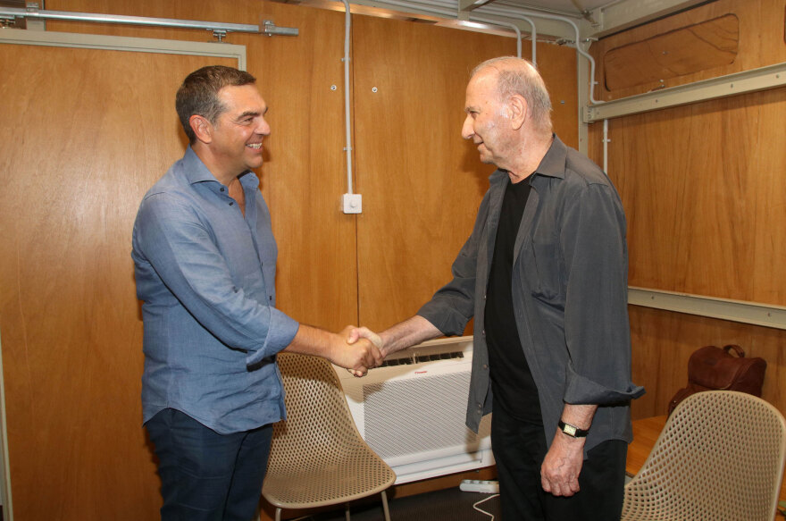 Φωτογραφίες: Τσίπρας - Κουτσούμπας πλάι πλάι σε παράσταση στο Ηρώδειο 
