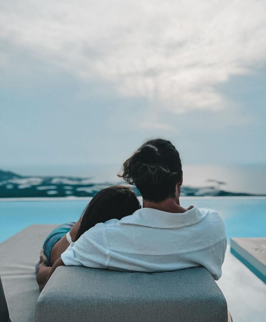 Η Ευρυδίκη Βαλαβάνη στην αγκαλιά του Γρηγόρη Μόργκαν λίγες ημέρες μετά τον γάμο τους