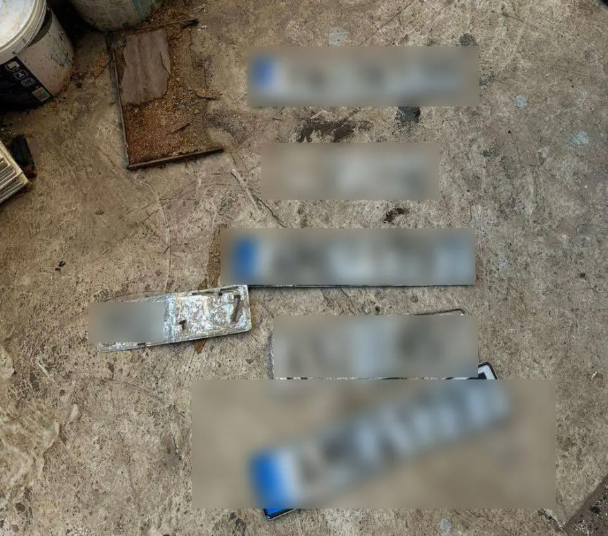 ΕΛΑΣ: Βίντεο από τις έρευνες σε περιοχές της Αττικής - Κατασχέθηκε όπλο που είχε κλαπεί από αστυνομικό πέρσι