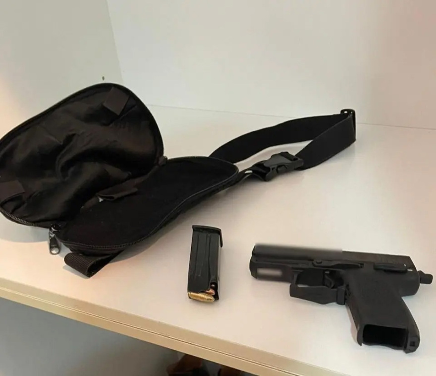 ΕΛΑΣ: Βίντεο από τις έρευνες σε περιοχές της Αττικής - Κατασχέθηκε όπλο που είχε κλαπεί από αστυνομικό πέρσι