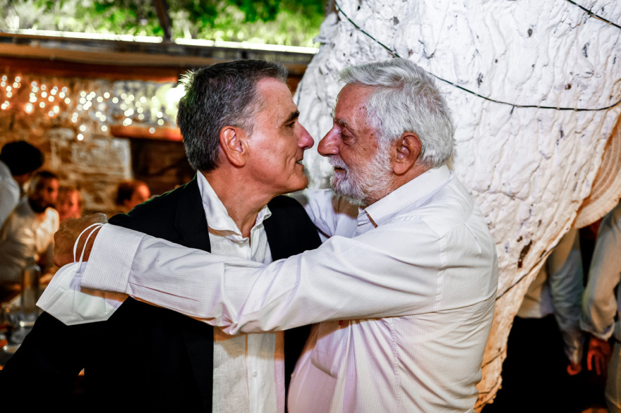 Ευκλείδης Τσακαλώτος: Νέες φωτογραφίες από τη γιορτή για το σύμφωνο συμβίωσης με την Όλγα Νάσση