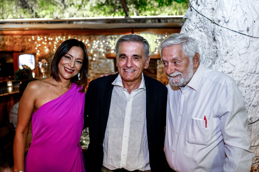 Ευκλείδης Τσακαλώτος: Νέες φωτογραφίες από τη γιορτή για το σύμφωνο συμβίωσης με την Όλγα Νάσση