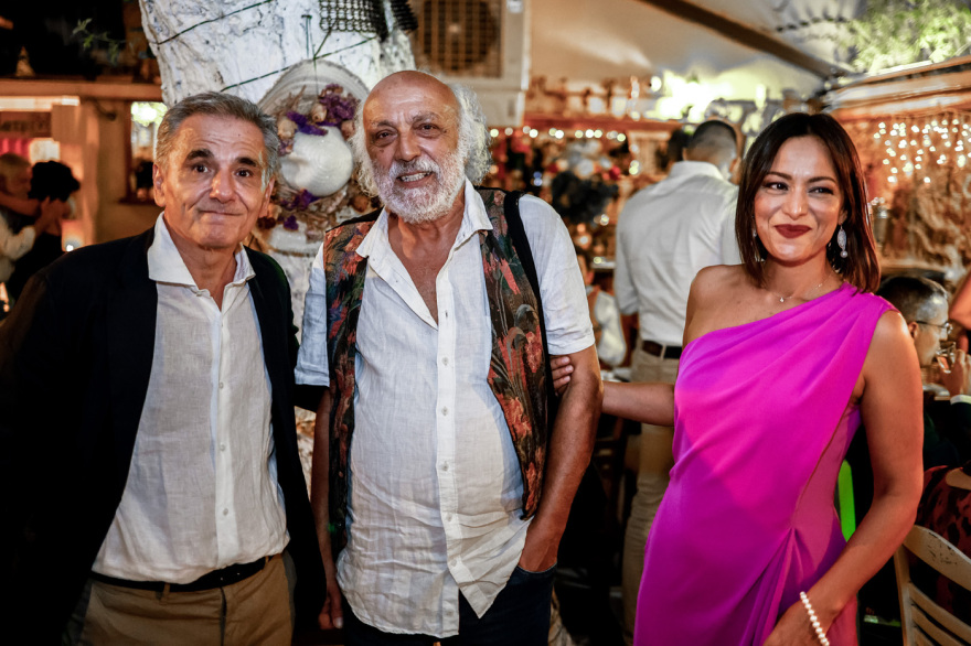 Ευκλείδης Τσακαλώτος: Νέες φωτογραφίες από τη γιορτή για το σύμφωνο συμβίωσης με την Όλγα Νάσση