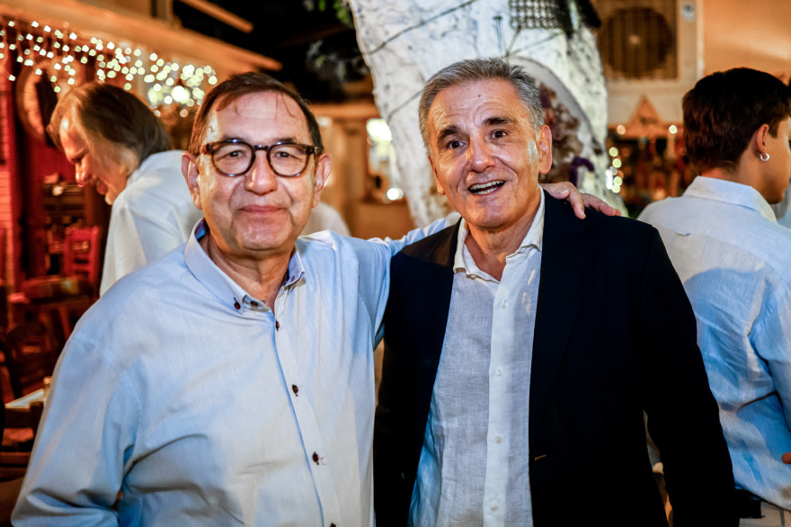 Ευκλείδης Τσακαλώτος: Νέες φωτογραφίες από τη γιορτή για το σύμφωνο συμβίωσης με την Όλγα Νάσση