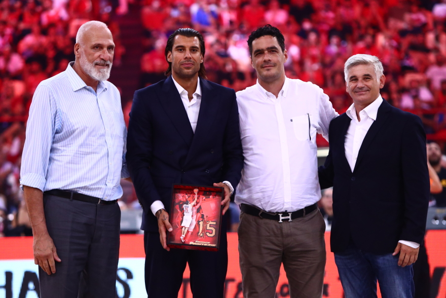 Γιώργος Πρίντεζης: Το τελευταίο «πεταχτάρι» για τη νίκη του Ολυμπιακού επί της Μακάμπι