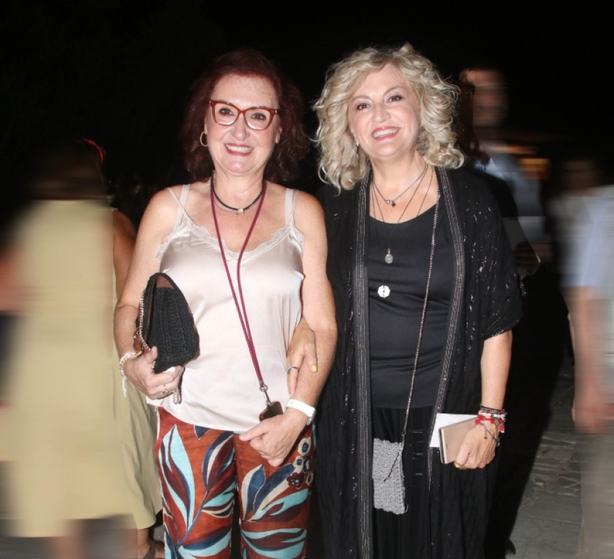 Βίκυ Λέανδρος: Η συναυλία της στο Ηρώδειο - Πίσω στα χρόνια της αθωότητας, γράφουν στα social media