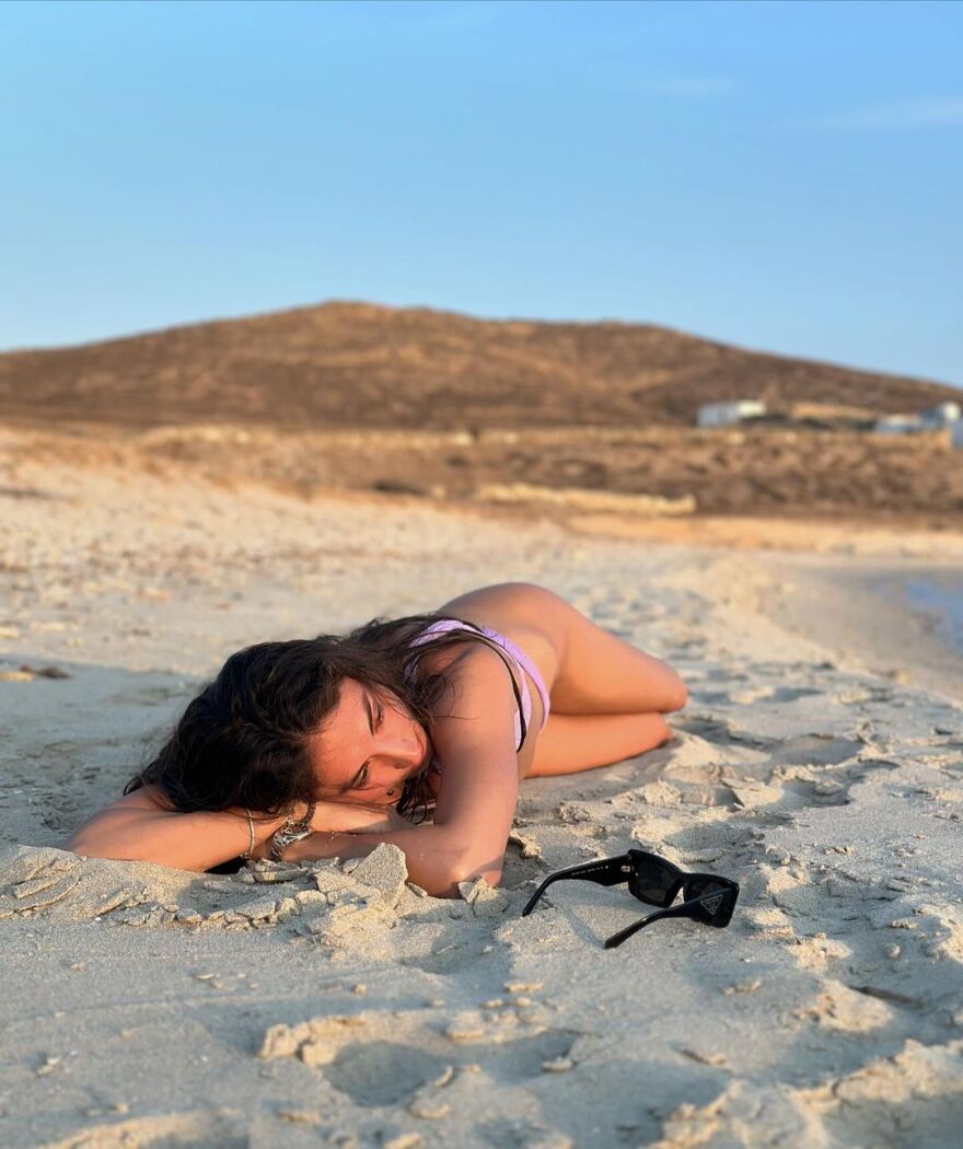 Ευαγγελία Πλατανιώτη: Συνεχίζει να απολαμβάνει το καλοκαίρι στη Ρήνεια