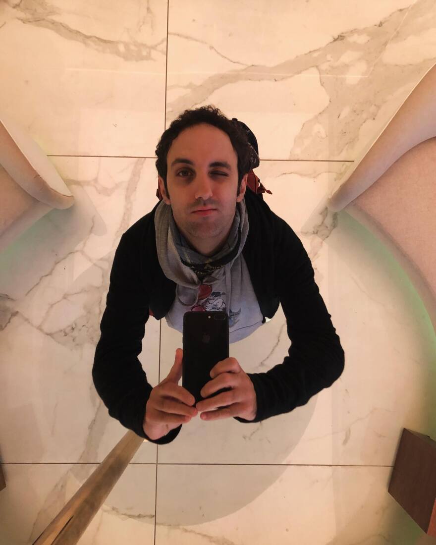 Χάρης Χιώτης: Με πέταξαν έξω από το θέατρο γιατί νόμιζαν ότι ήμουν ζητιάνος