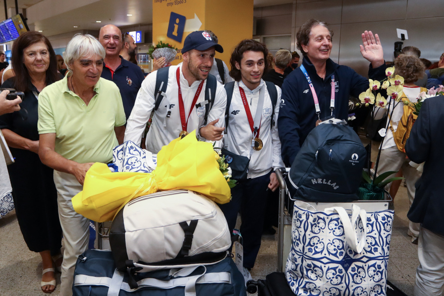 Παραολυμπιακοί Αγώνες 2024: Με χαμόγελα αλλά και 13 μετάλλια επέστρεψε η ελληνική αποστολή - Βίντεο, φωτογραφίες 