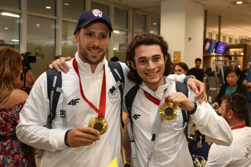 Παραολυμπιακοί Αγώνες 2024: Με χαμόγελα αλλά και 13 μετάλλια επέστρεψε η ελληνική αποστολή - Βίντεο, φωτογραφίες 