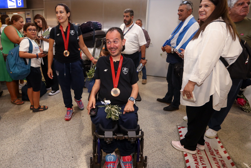 Παραολυμπιακοί Αγώνες 2024: Με χαμόγελα αλλά και 13 μετάλλια επέστρεψε η ελληνική αποστολή - Βίντεο, φωτογραφίες 
