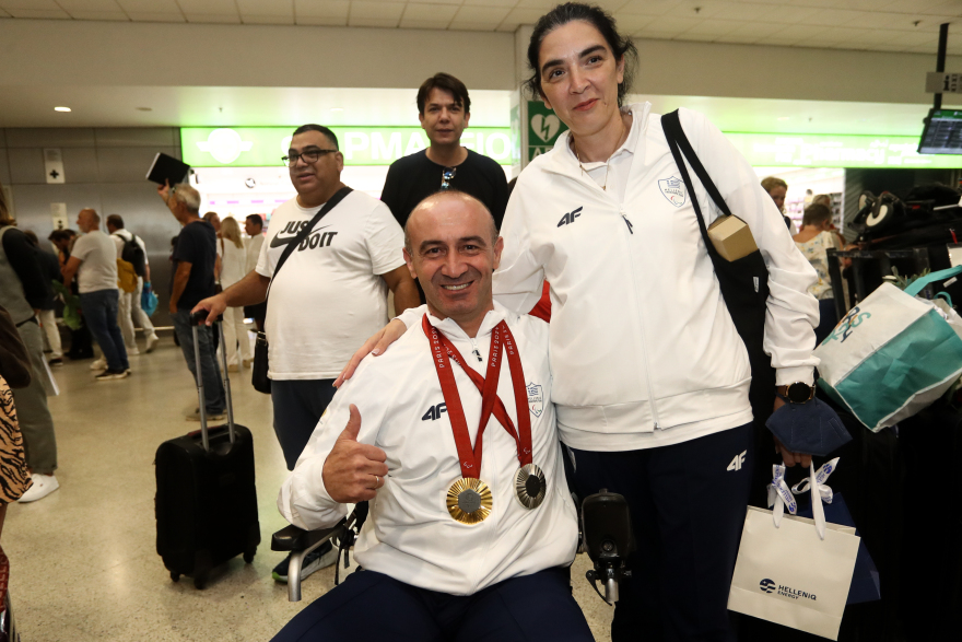 Παραολυμπιακοί Αγώνες 2024: Με χαμόγελα αλλά και 13 μετάλλια επέστρεψε η ελληνική αποστολή - Βίντεο, φωτογραφίες 