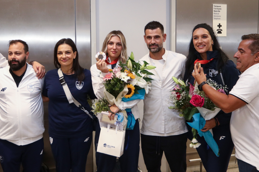 Παραολυμπιακοί Αγώνες 2024: Με χαμόγελα αλλά και 13 μετάλλια επέστρεψε η ελληνική αποστολή - Βίντεο, φωτογραφίες 