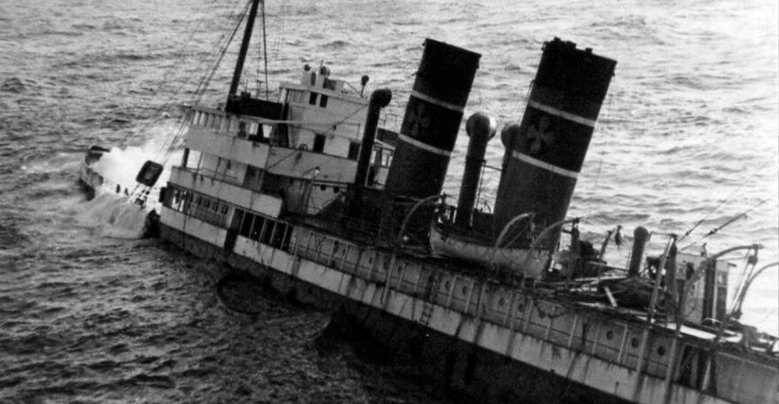 Άγνωστες εικόνες από το ναυάγιο της Φαλκονέρας - Η ιστορία του ατμόπλοιου Αδρίας που βυθίστηκε το 1951