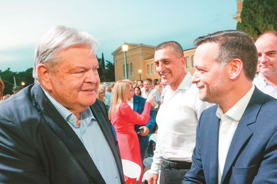 Ποιοι θέτουν θέμα για το ασυμβίβαστο του Χάρη Δούκα - Σήμερα καταθέτουν τις υπογραφές οι υποψήφιοι πρόεδροι του ΠΑΣΟΚ