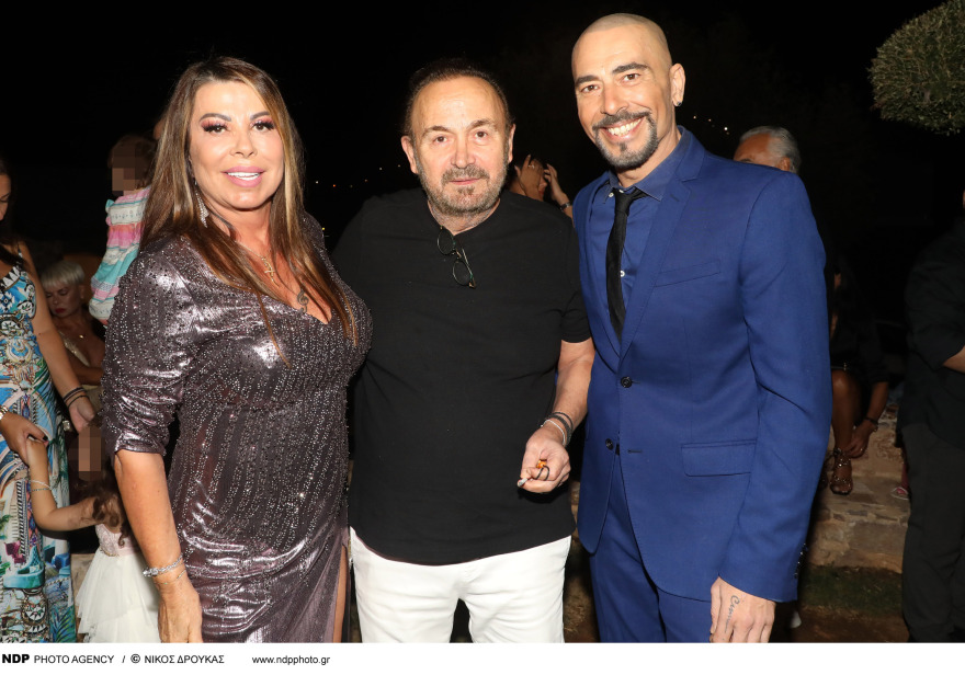 Άντζελα Δημητρίου: Η πρώτη δημόσια εμφάνιση με την Όλγα Κιουρτσάκη και τον γαμπρό της μετά τη διαμάχη τους 